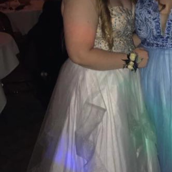 Beautiful Prom Dress - Picture 4 of 8